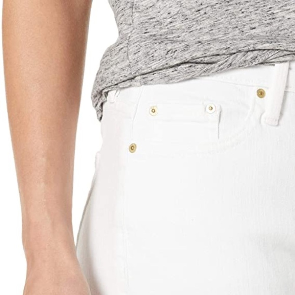 NWT Shorts: Denim, Cuffed, Mid-Rise, 9" Inseam, White, Tommy Hilfiger - Picture 4 of 12